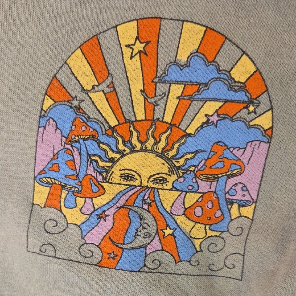 Cosmic Dreamer Sun Mushroom Short Sleeve Light Green Tshirt - Picture 5 of 7